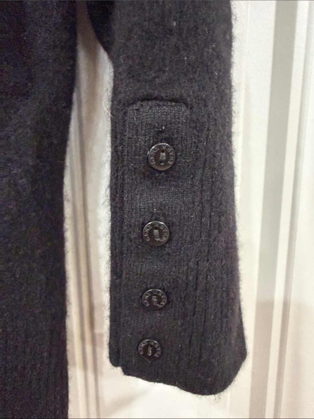 Button-Back Black Women’s Cashmere Cardigan Sweater - Picture 5 of 6